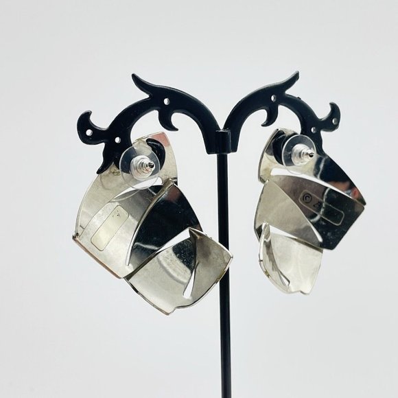 Berebi Signed Blue Enamel Triangle Earrings Textured Silver Tone Curved Zig Zag - Picture 10 of 11